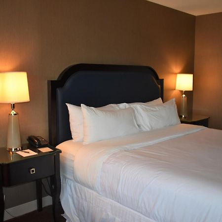 Sheraton Lisle Naperville Hotel Exterior photo