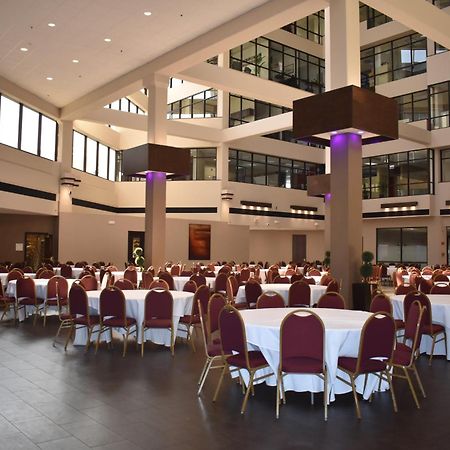 Sheraton Lisle Naperville Hotel Exterior photo