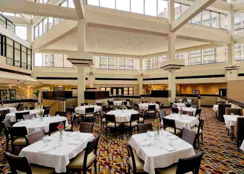 Sheraton Lisle Naperville Hotel Restaurant photo