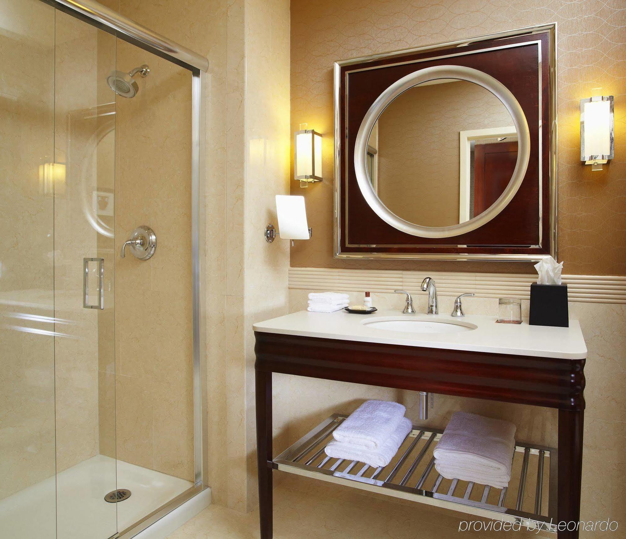 Sheraton Lisle Naperville Hotel Exterior photo