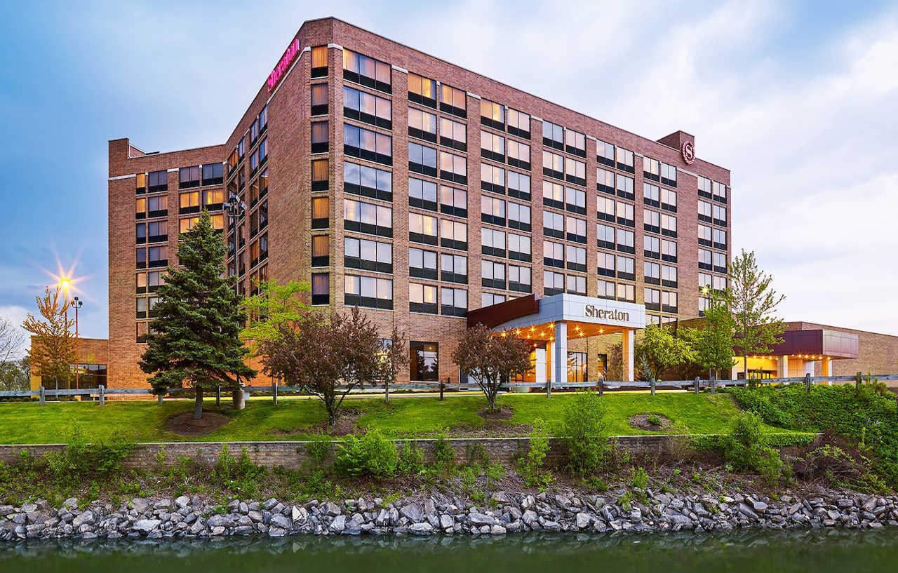 Sheraton Lisle Naperville Hotel Exterior photo